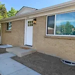 Charming Two Bedroom Family Unit In Great Location