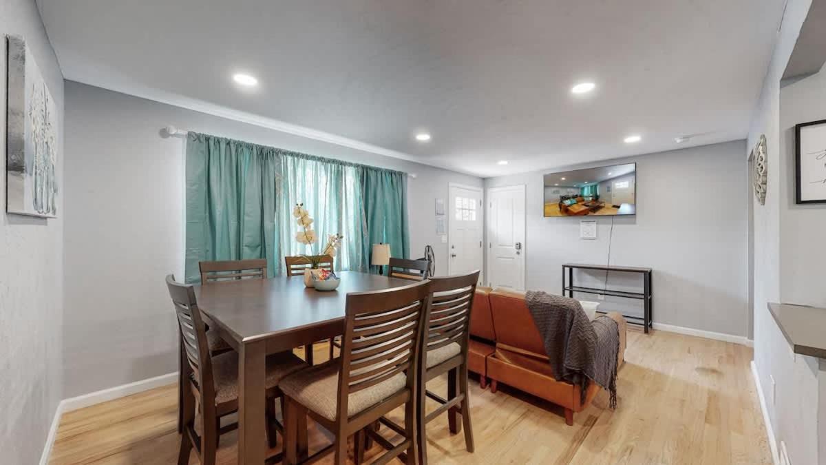 Holiday home Charming Two Bedroom Family Unit In Great Location Denver