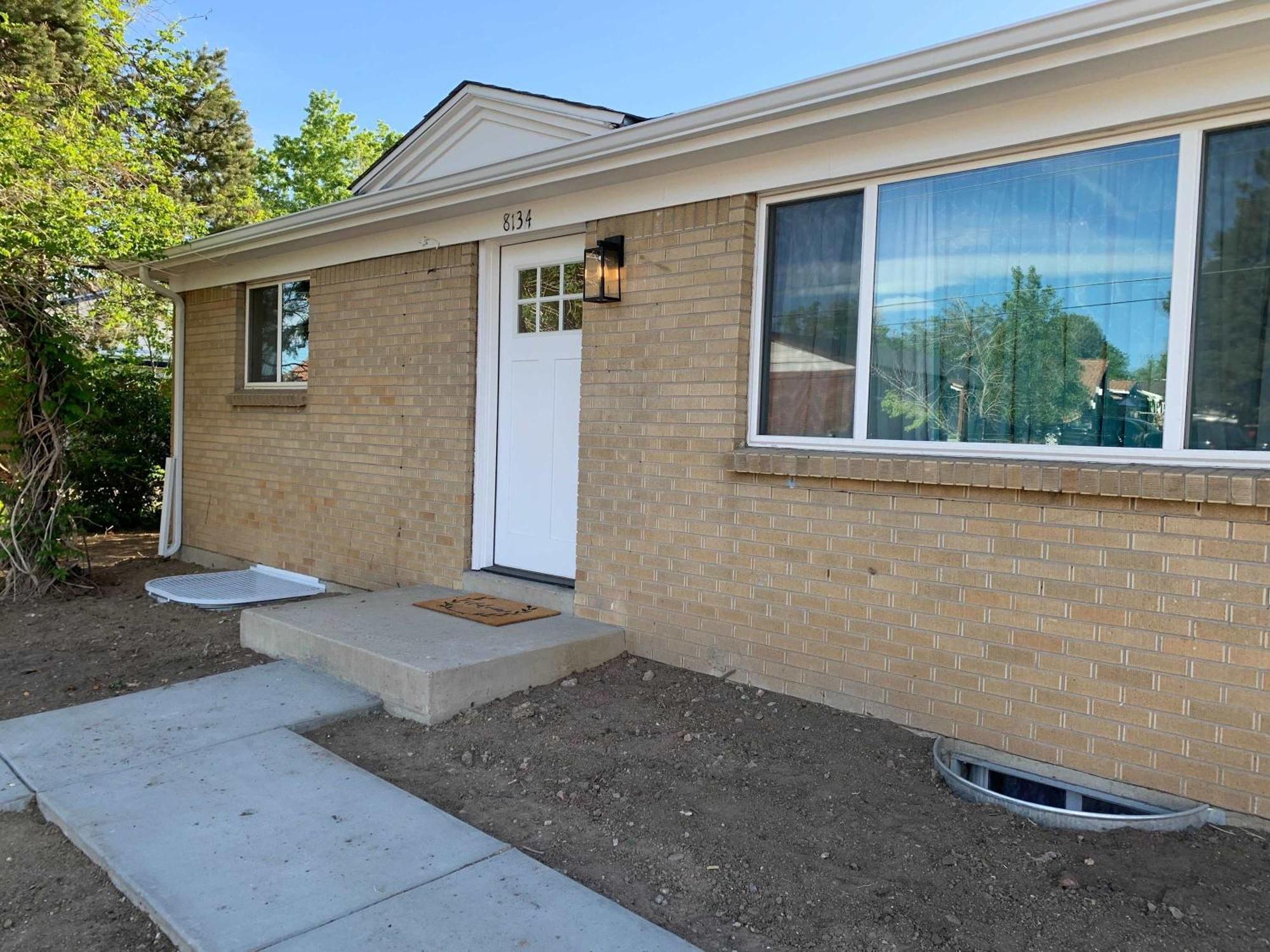 Charming Two Bedroom Family Unit In Great Location Denver